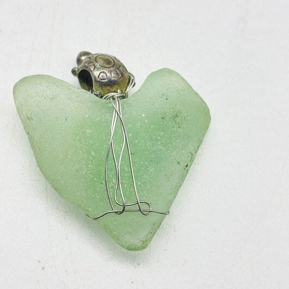 Green Stone Double Heart Pendant Silver Tone Turtle Bale Love Valentine Friend - Picture 5 of 6